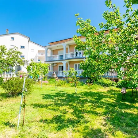 Antun M Apartamento Lopar