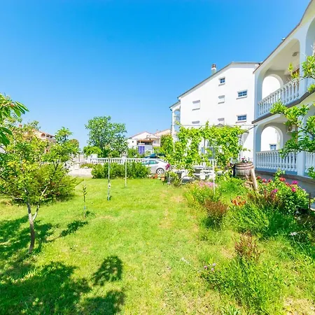 Antun M Апартаменты Лопар