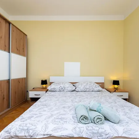 Antun M Apartamento Lopar