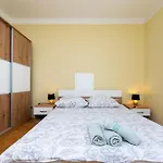 Antun M Apartamento Lopar